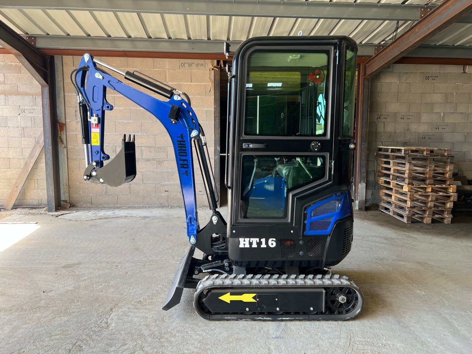 Minibagger HT16 – Kabine – Bild 4