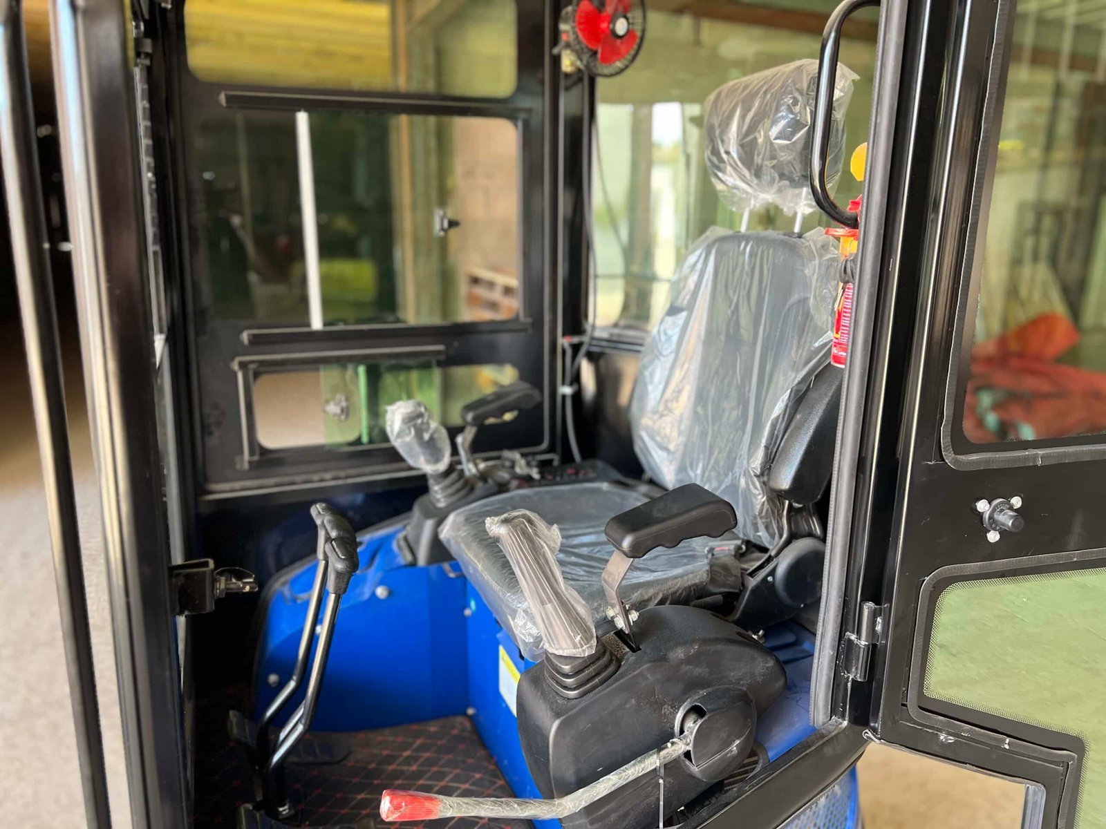 Minibagger HT16 – Kabine – Bild 12