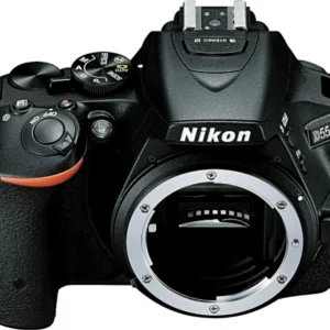 Nikon D5500 + AF-P 18-55 mm VR, 24,2 MP, Full HD, Schwarz