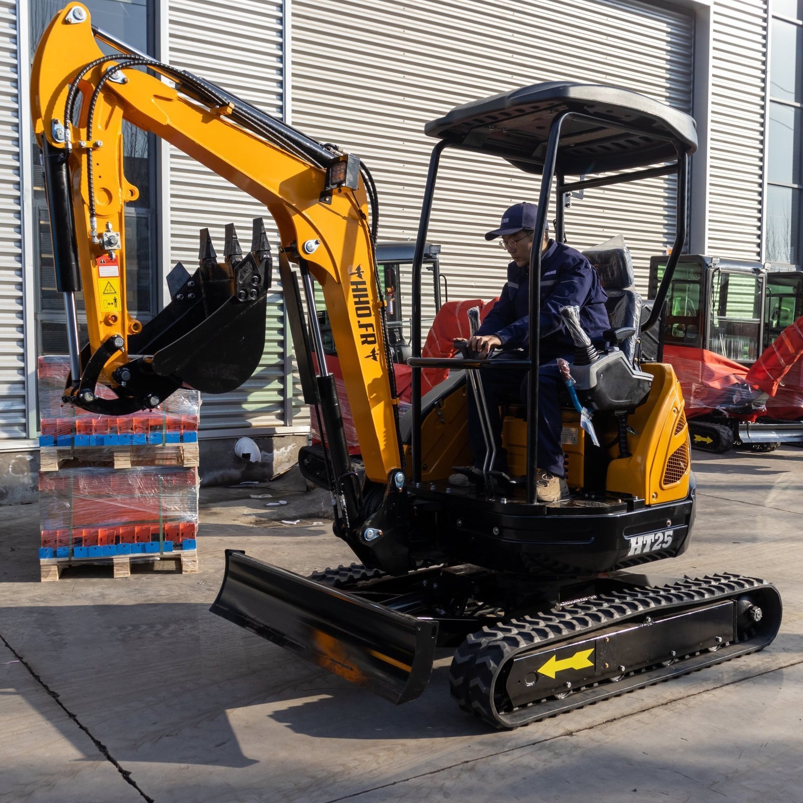 Minibagger HT25 – Kabine – Bild 2